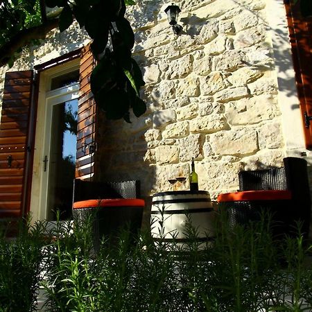 Old House Apartment Sveti Filip i Jakov Exterior photo